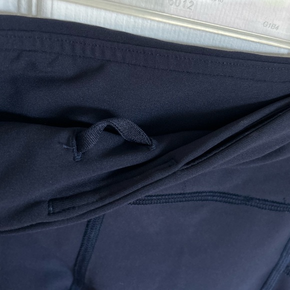 Lululemon Tight Stuff Tights Leggings, Navy Blue, Size 6 - Picture 8 of 16